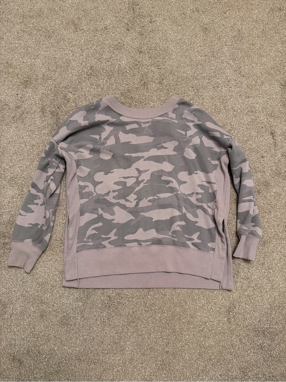 90 Degree By Reflex Women's Gray Taupe Camo Crewneck Sweatshirt